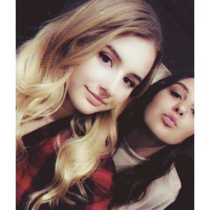 Meet your Posher, Dana